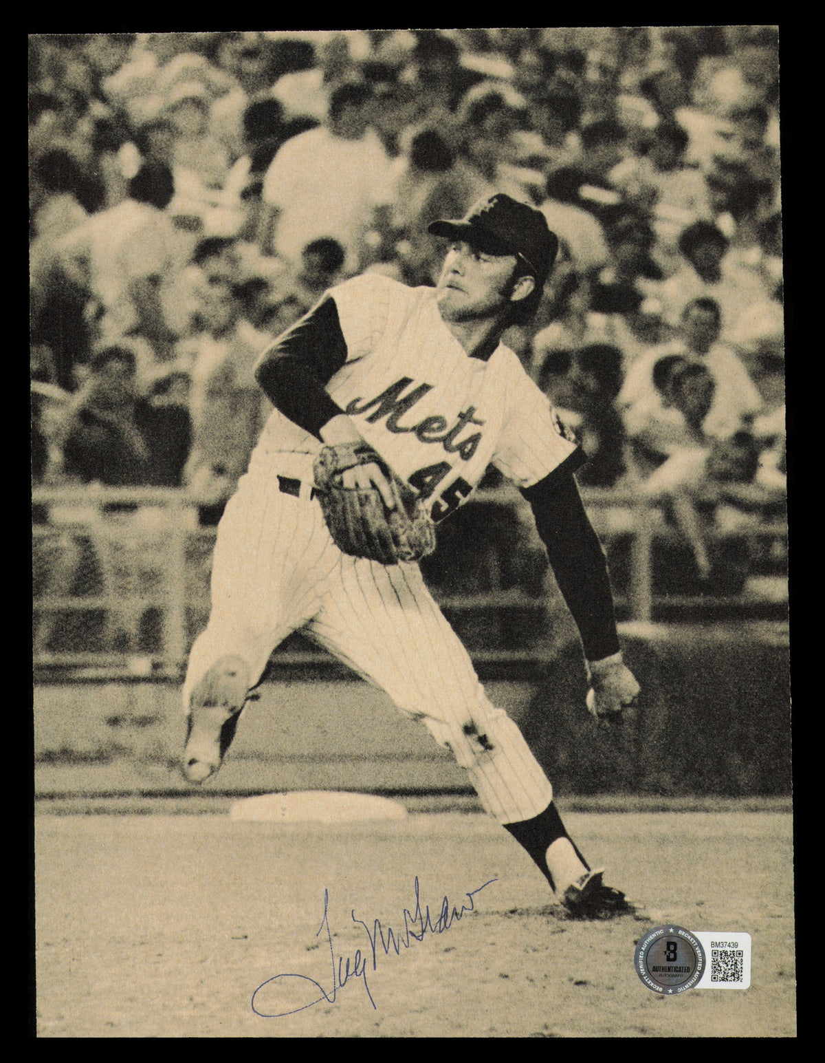 Tug McGraw Autographed 7x9 Magazine Page Photo New York Mets Beckett BAS QR #BM37439